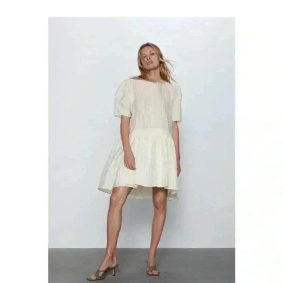 Zara Dresses & Skirts - ZARA Voluminous Flounce Textured Floral Detail Mini Dress Size S